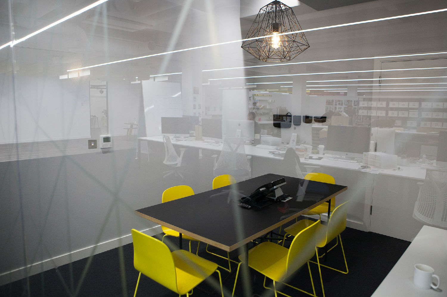 办公室内如何用办公家具来营造“现代感”4