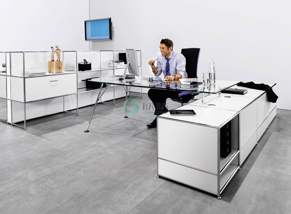 办公桌的形状就直接影响到了你的工作状态1